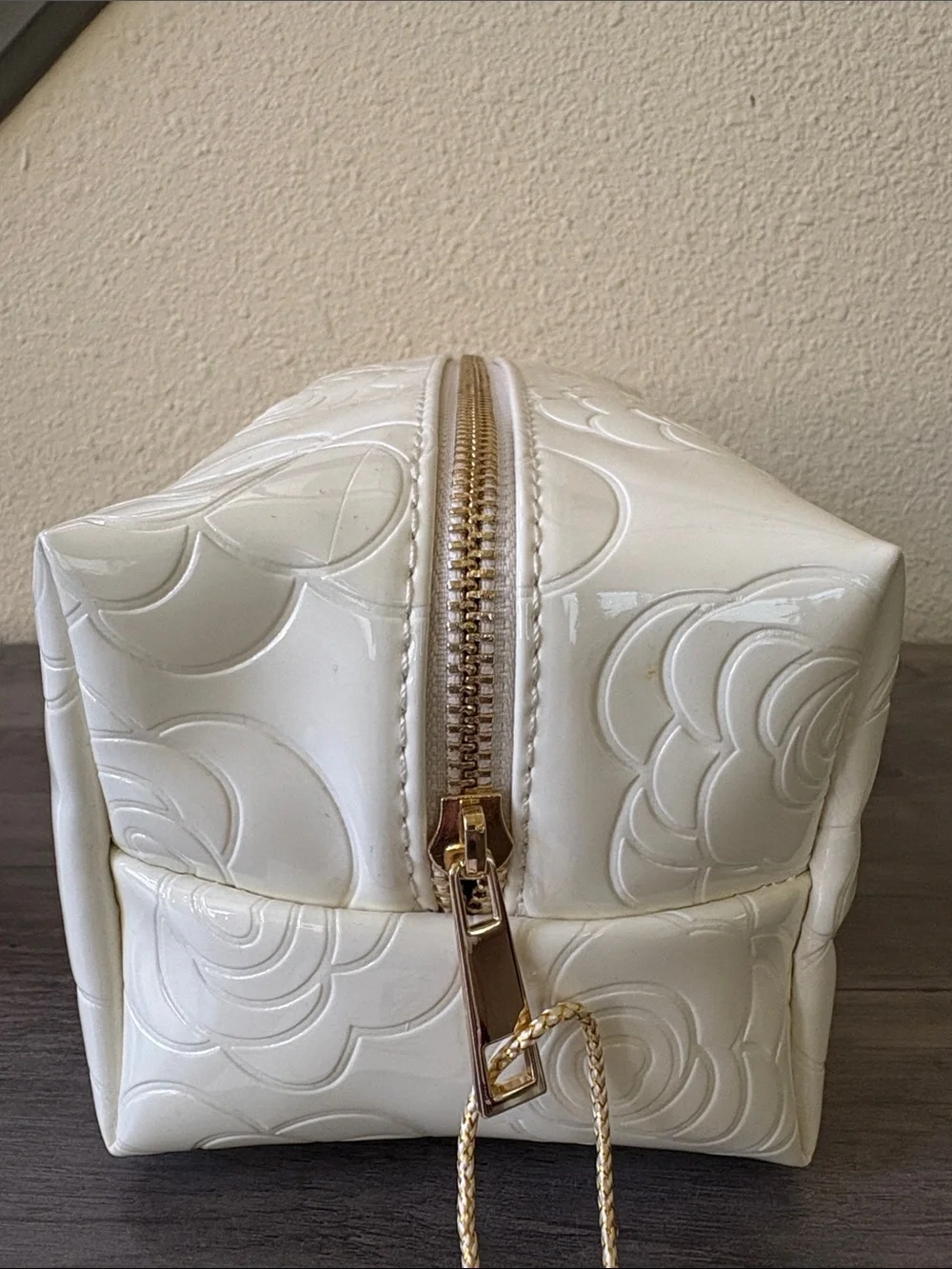 Imoshion NWT Vegan Off White Cosmetic Bag with Gold Toned Zipper